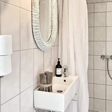 Two-bedroom In 6 *