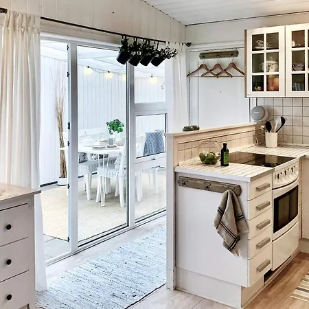 Two-bedroom In 6 Holiday home *