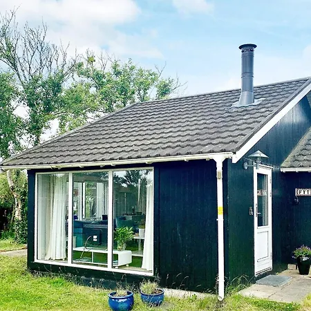 Two-bedroom In 6 Holiday home Blokhus