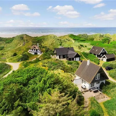 Two-bedroom In 6 Holiday home