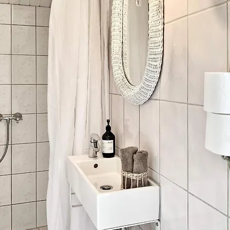 Two-bedroom In 6 *