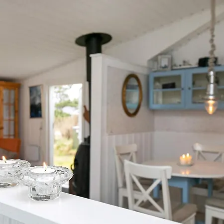 Holiday home Two-bedroom In 6 *